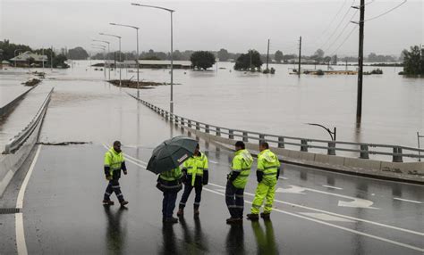 Australia to evacuate thousands as Sydney faces worst floods in 60 ...