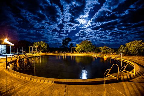 Lightning Ridge Bore Baths - Great Artesian Drive