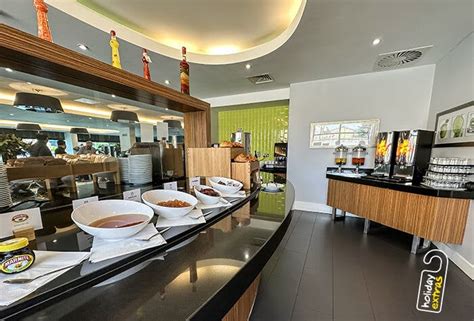 Holiday Inn Express T5 with breakfast - Heathrow