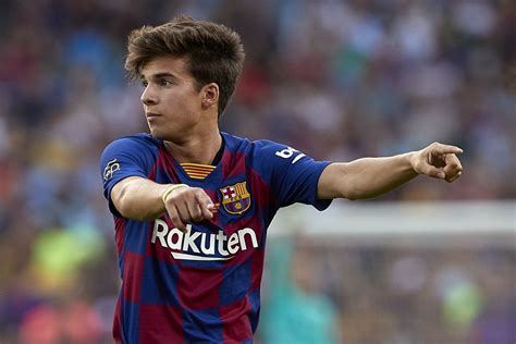 Riqui Puig on the hunt for a first team position at Barcelona - Barca ...