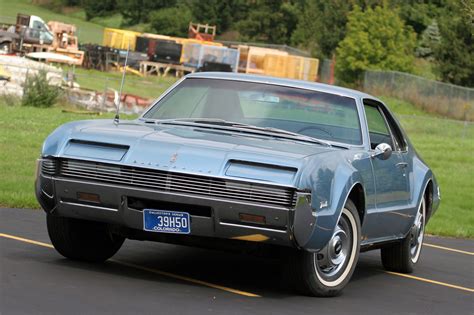 1966 Oldsmobile Toronado - Information and photos - MOMENTcar