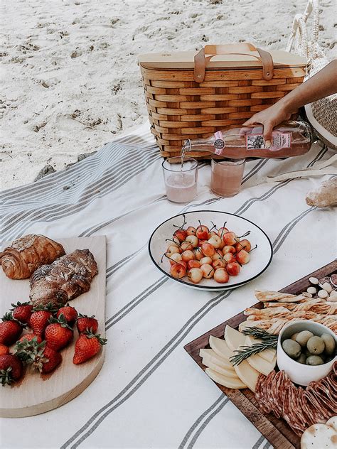 Tips + What to Pack for a Beach Picnic - Homey Oh My