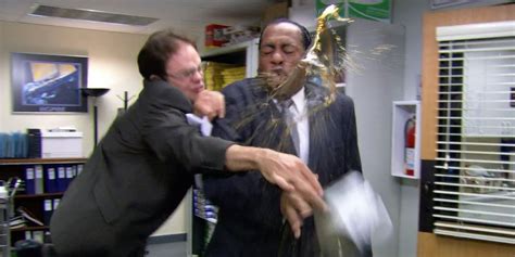 The Office: Jim Dressing As Dwight (& 9 Other Great Pranks He Pulled)