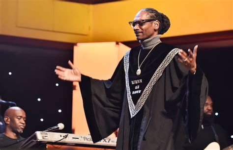 Snoop Dogg Teases Double Gospel Album With New Tracks and "Words Are Few" Video | Complex