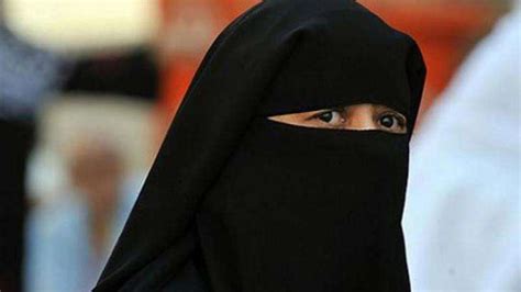 Shiv Sena's call for 'ban on burqa' triggers row, Muslim women weigh in