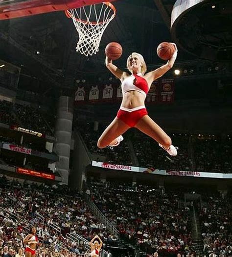 NBA Girls Dunking (30 pics)