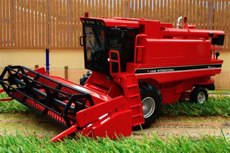 REP113 REPLICAGRI CASE IH AXIAL 1640 COMBINE HARVESTER – Brushwood Toys