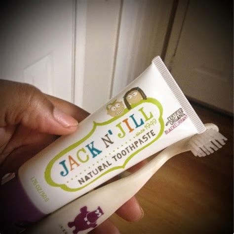 ecoCouture Baby: Jack N' Jill Natural Toothpaste and Biodegradable Toothbrush Review