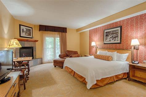 Bearskin Lodge - Gatlinburg TN