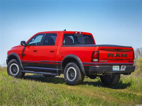 Fotos de Dodge Mopar RAM 1500 Rebel Crew Cab 2016