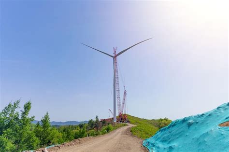 Premium Photo | Wind turbine under construction