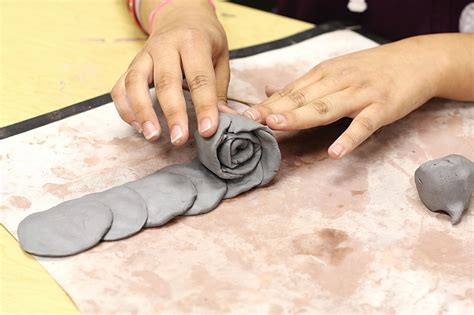 smART Class: Clay Roses for Mother's Day