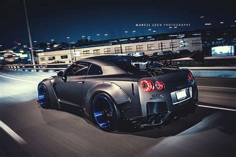 LIBERTY WALK R35 GTR | Nissan gtr, Liberty walk gtr, Nissan gtr r35