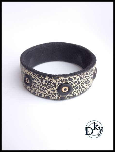 Pulsera texturada con incrustaciones | Flickr - Photo Sharing! Polymer Clay Bracelet Bangles ...