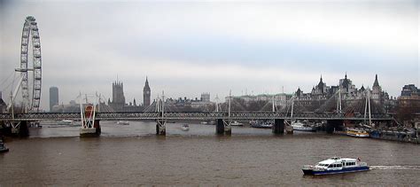 File:Thames River London.jpg