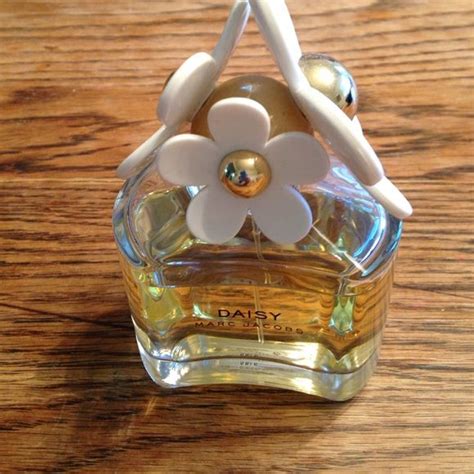 Daisy. | Daisy perfume, Daisy, Perfume