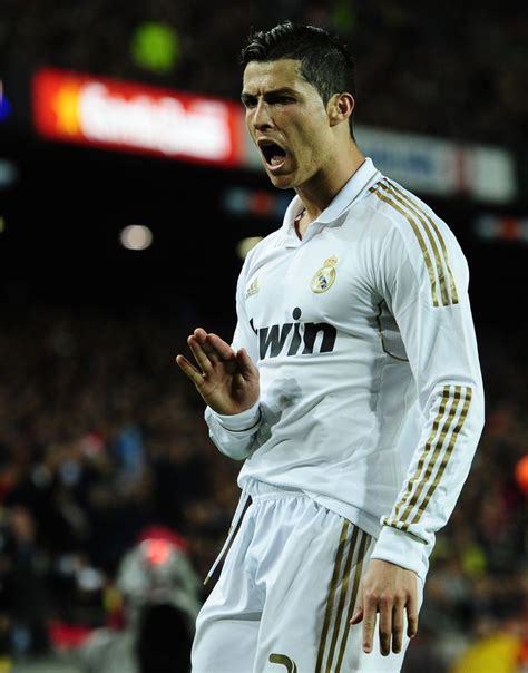 Ronaldo's celebration after scoring the game winner against Barcelona (Apr 21 2012 ) | Cristiano ...