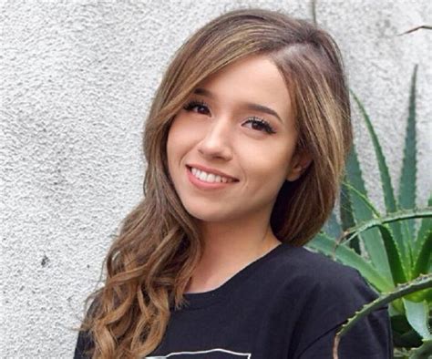 Pokimane's Body Measurements Including Breasts, Height and Weight ...