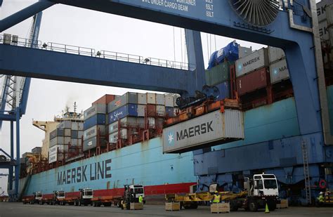 Longshoreman Union Leader Stalls Planned Work Shutdown - WSJ