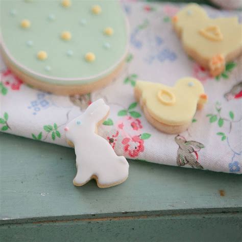 Easter Biscuit Gift Box | Easter biscuits, Biscuits, Easter crafts