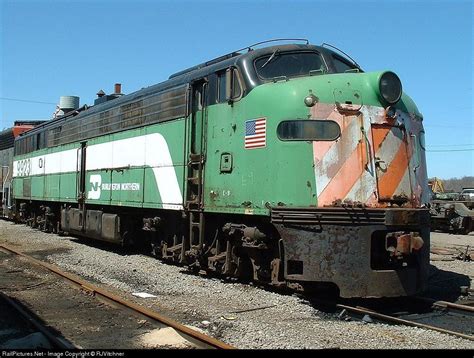 BN 9923 Burlington Northern Railroad EMD E9(A) at McDonald, Ohio by ...