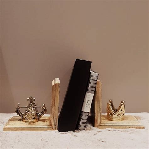 Wooden Bookends Inspired by Victorian Interiors JM0079 - Sarita Sadarangani