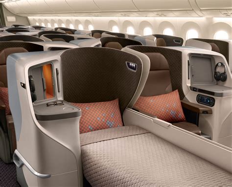 Singapore Airlines 787-10 New Business Class revealed! - Live from a Lounge