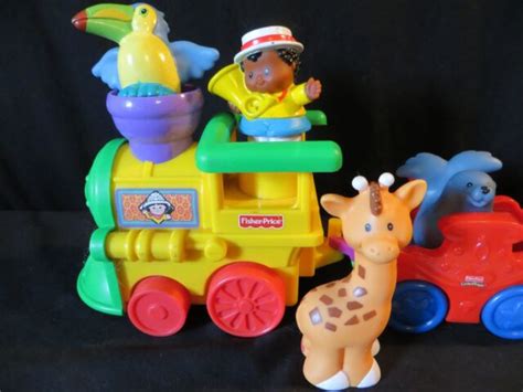 Fisher-Price Little People Circus train set with animals and music ...