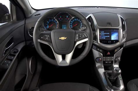 Chevrolet Cruze SW 1.7 VCDi LTZ NAV review | Autocar