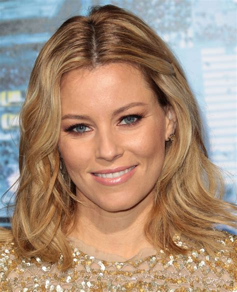 Elizabeth Banks - Biography, Height & Life Story | Super Stars Bio