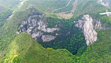 La foresta segreta cinese che cresce in una voragine - la Repubblica