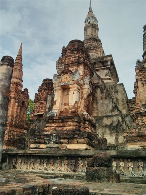 Historical Wat Mahathat Photos, Wat Mahathat Ayutthaya Image Tours ...