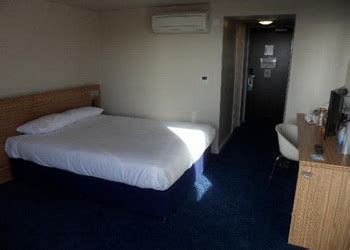 Travelodge Gatwick Airport Central Images