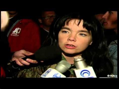 Björk, her mother and son at the Uxi Festival, Reykjavik, Iceland, August 6, 1995. - YouTube