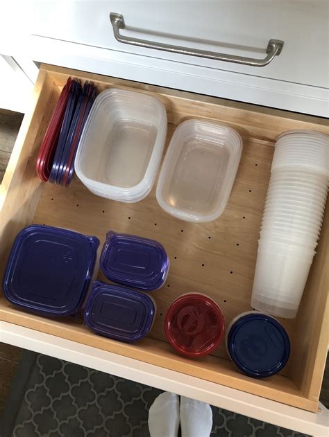 How to keep your plastic storage ware neat and organized. - DeSocio in the Kitchen