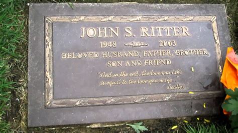 John Ritter's Gravesite. - YouTube