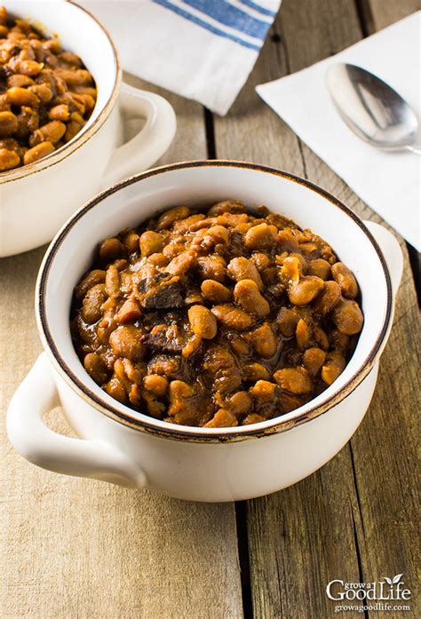 Slow Cooker New England Baked Beans