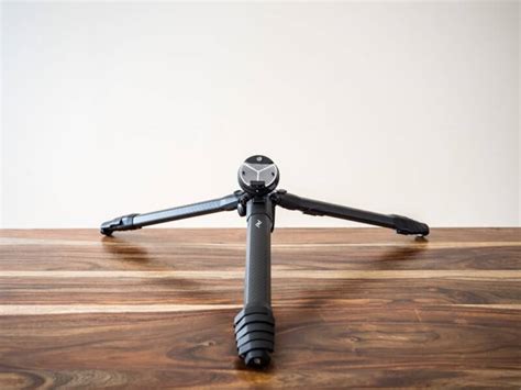 Peak Design Travel Tripod Carbon Fiber Review - Is It Worth It? - Going Awesome Places