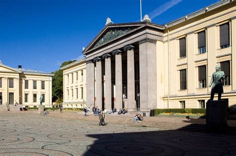 Oslo City Center Guided Walking Tour 2024