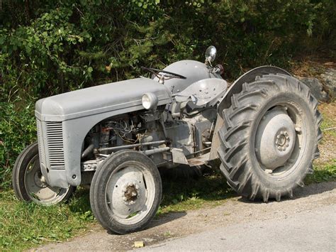 Grey old tractor Free Photo Download | FreeImages