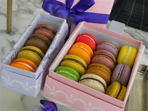 SWEET EVERYTHING AT BOTTEGA LOUIE | Bottega louie, Macaroons, Macarons