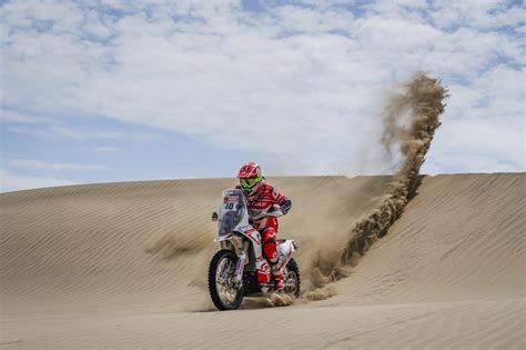 Motobast: 8 pics from dakar 2018