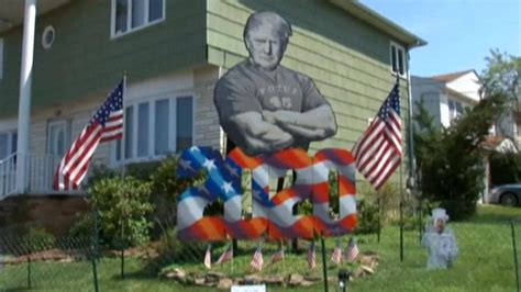 Pro-Trump New York artist erects 20-foot-tall likeness of president on lawn | Fox News