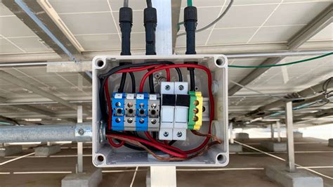 Solar Roof Top Combiner Box: Connecting RV Solar Power