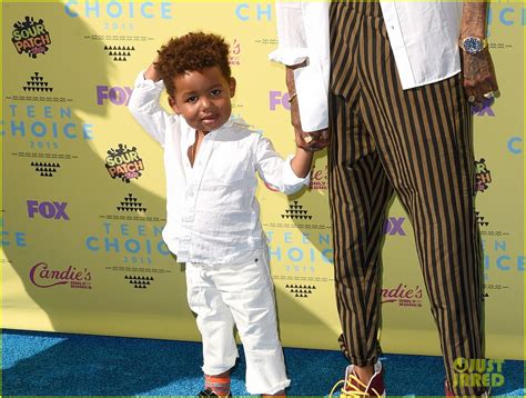 Wiz Khalifa Brings His Adorable Son Sebastian to the Teen Choice Awards ...