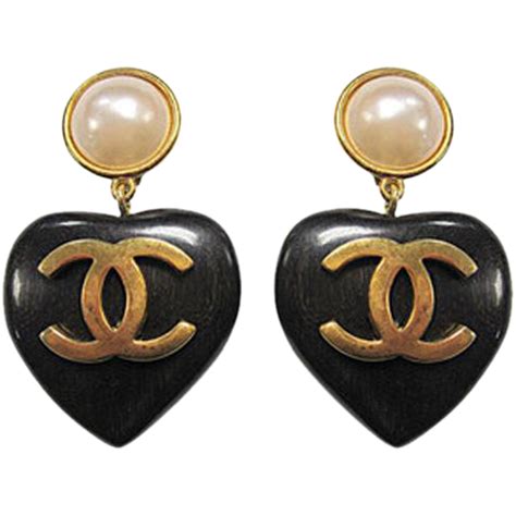 Authentic Chanel 1993 Vintage Famous Wood Heart CC Gripoix Pearl | Pearl earrings dangle, Chanel ...
