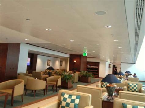 MUC: The Emirates Lounge Reviews & Photos - Terminal 1, Munich Airport | LoungeBuddy