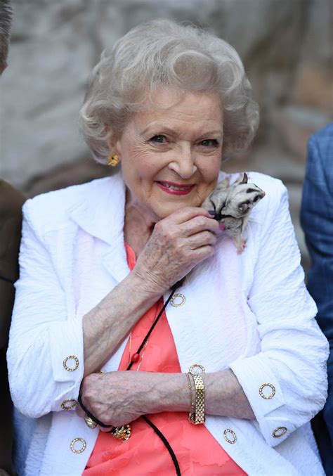 Remembering Betty White! See 48 Rare Photos of the Golden Girl Through the Years in 2023 | Betty ...