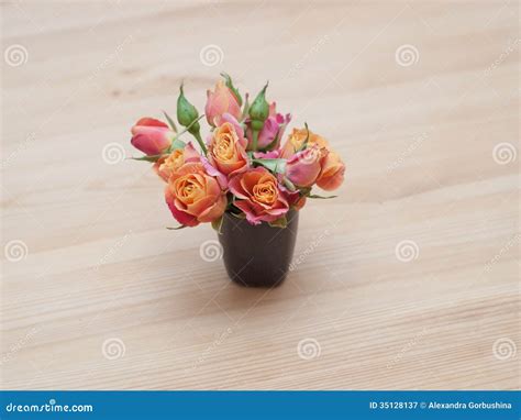 Simple Arrangement from Orange Roses Stock Image - Image of elegant, floristics: 35128137