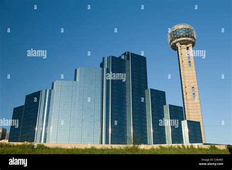 HYATT REGENCY HOTEL REUNION TOWER DOWNTOWN TEXAS USA Stock Photo - Alamy